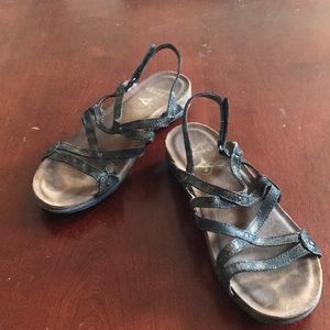 Dansko strappy sandals size 37 leather suede